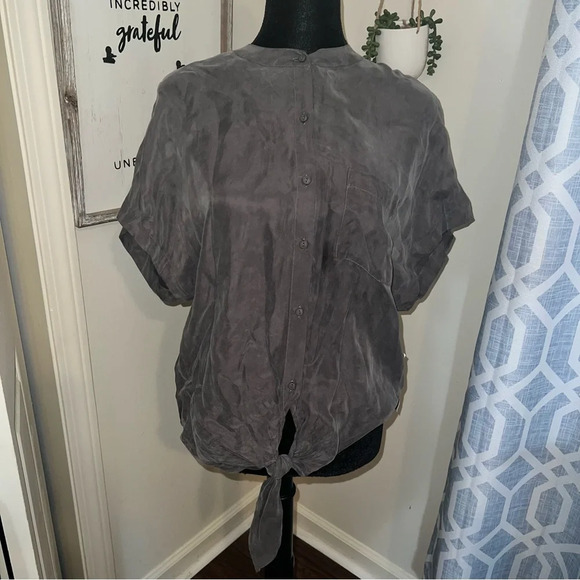 NWT Love stitch GREY BUTTON DOWN WAIST TIE TOP - Picture 2 of 6